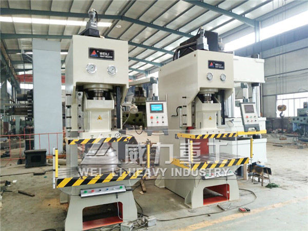 數控液壓沖床加工車間