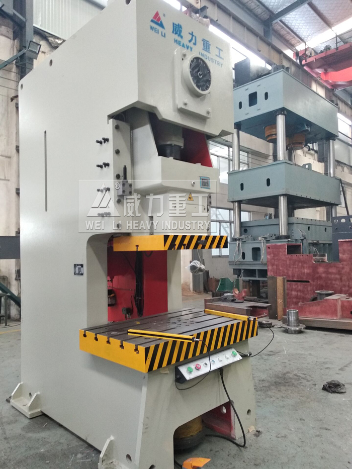 山東威力重工160噸快速液壓沖床